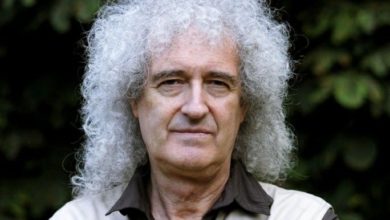 Photo of BRIAN MAY do QUEEN sofreu um “pequeno ataque cardíaco”