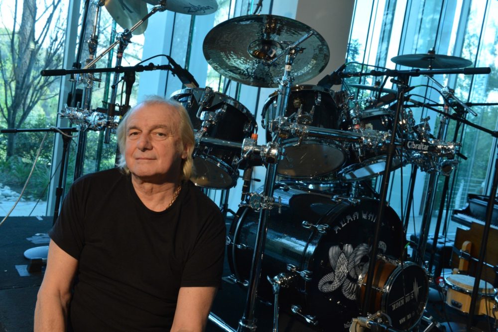Morreu baterista dos Yes, Alan White, aos 72 anos após doença repentina –  Observador