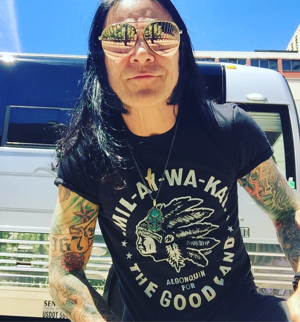 CHUCK GARRIC (ALICE COOPER) assume baixo do SCORPIONS em shows de residência em Las Vegas