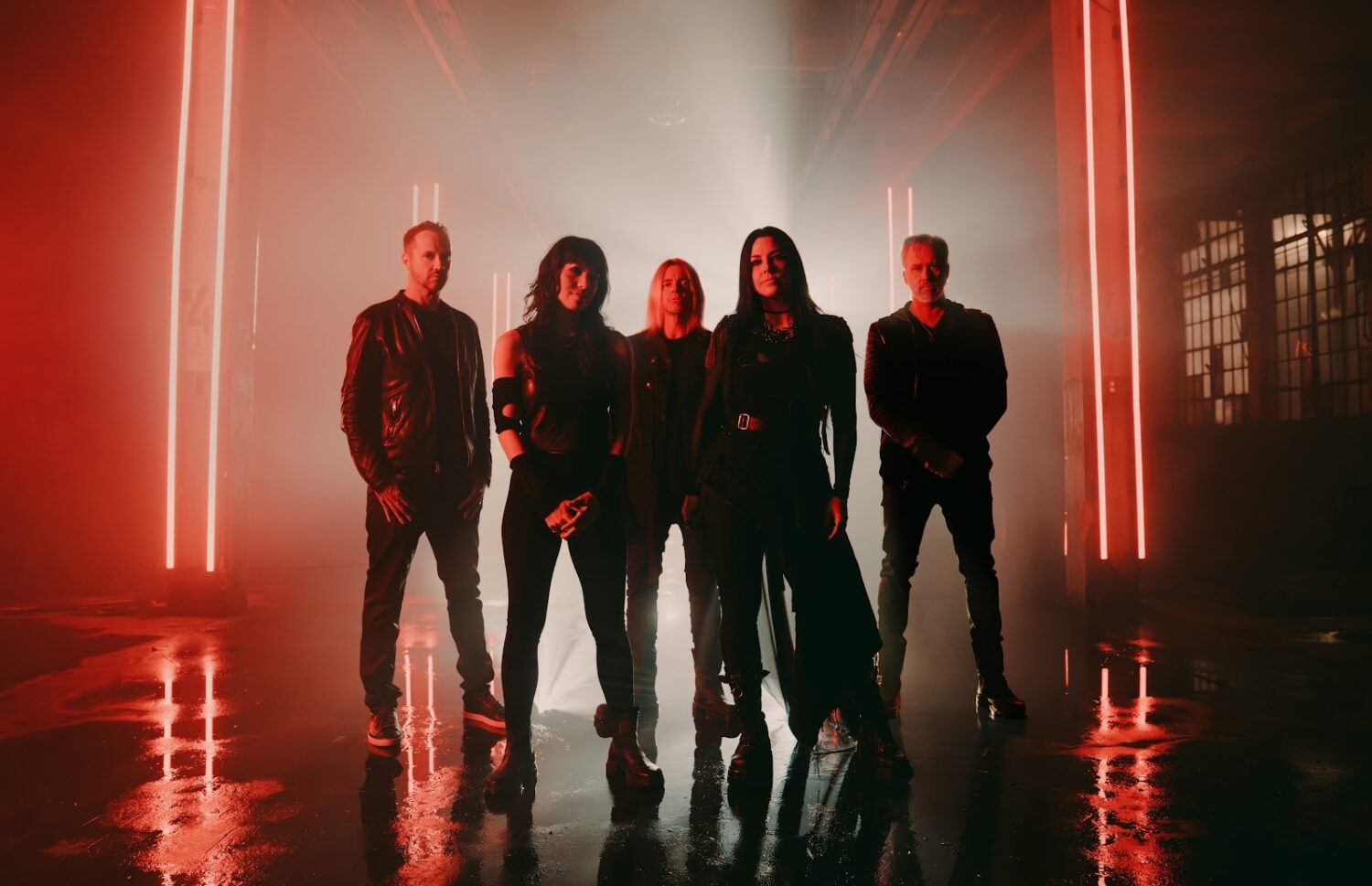 EVANESCENCE lança clipe de “Fight Like A Girl” com participação da cantora K.FLAY