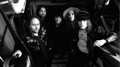 Photo of THE HELLACOPTERS assina com a Nuclear Blast Records