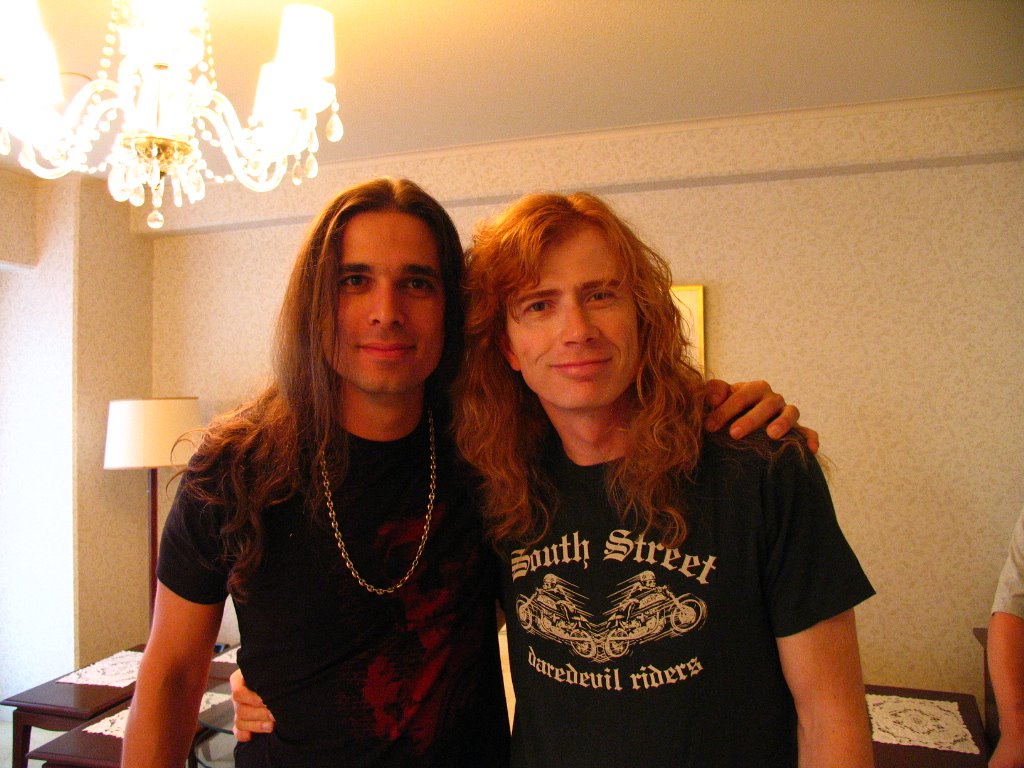 Megadeth: Dave Mustaine solta nota sobre Kiko Loureiro, mas em