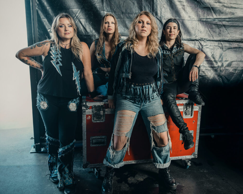 THUNDERMOTHER lança álbum ao vivo “Live'n'Alive” e divulga vídeo